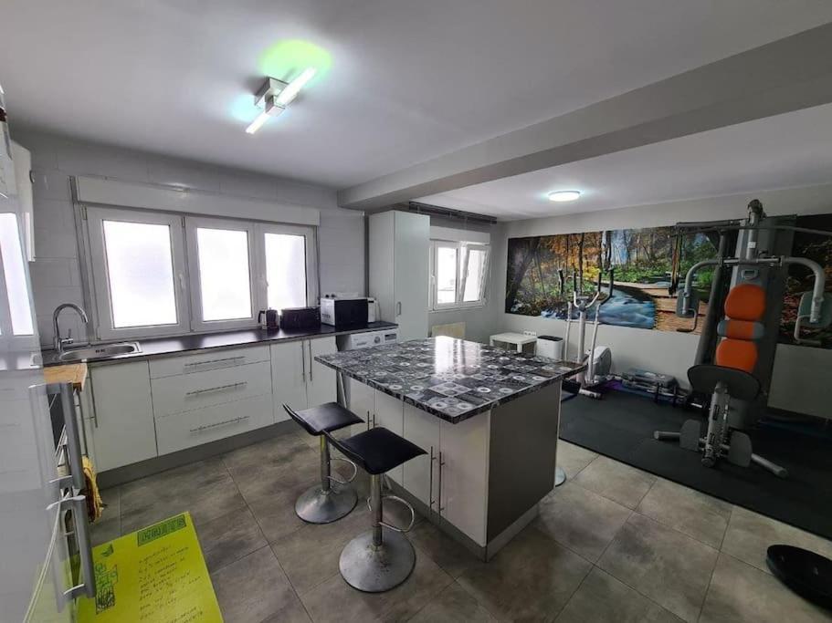 A Un Paso De La Playa, Amplio Apartamento 기욘 외부 사진