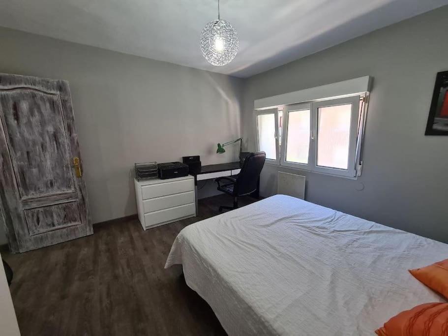 A Un Paso De La Playa, Amplio Apartamento 기욘 외부 사진