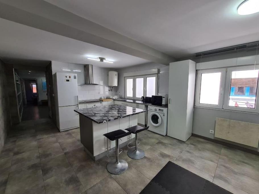 A Un Paso De La Playa, Amplio Apartamento 기욘 외부 사진