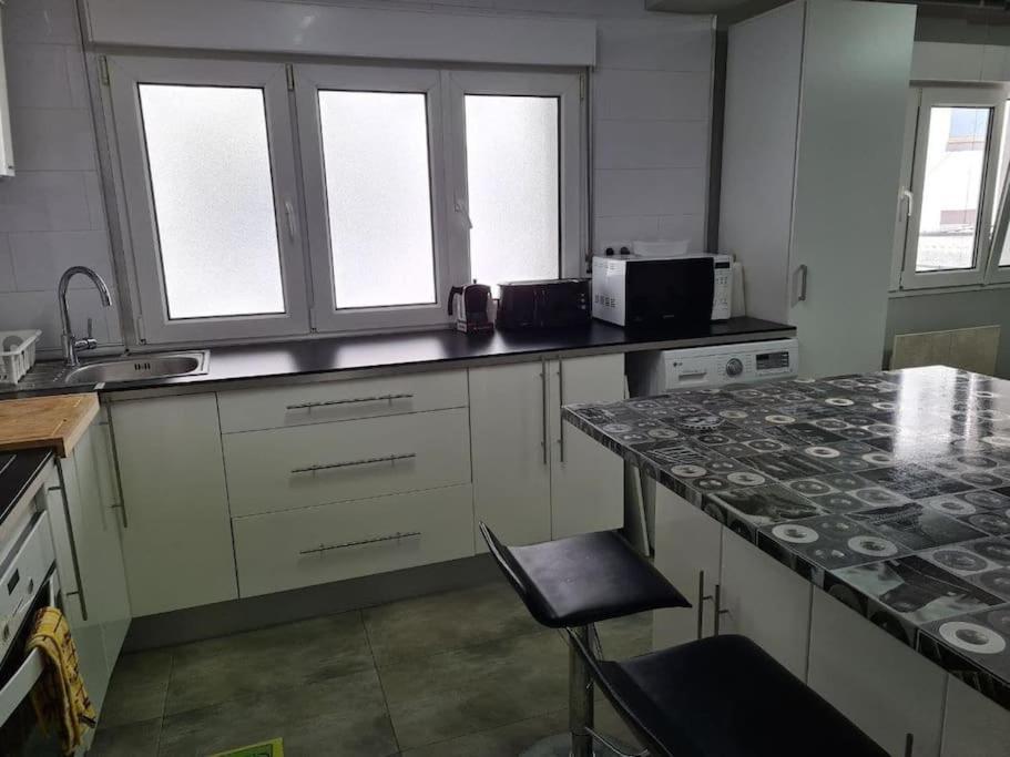 A Un Paso De La Playa, Amplio Apartamento 기욘 외부 사진